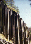 Devils_Postpile2.gif (453255 bytes)